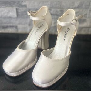 Elegance “Joey” vintage bridal white heels